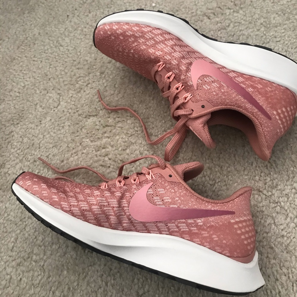 Nike Rose Gold/ Pink Sneakers Size 6.5 M US